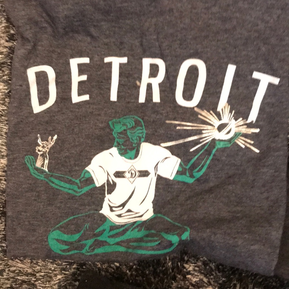 Detroit logo shirts - Picture 3 of 4